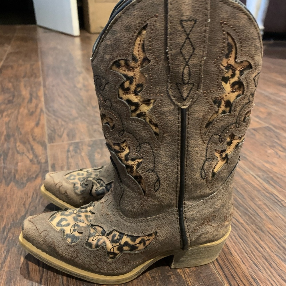 *SOLD* Leopard Boots - Picture 7 of 7